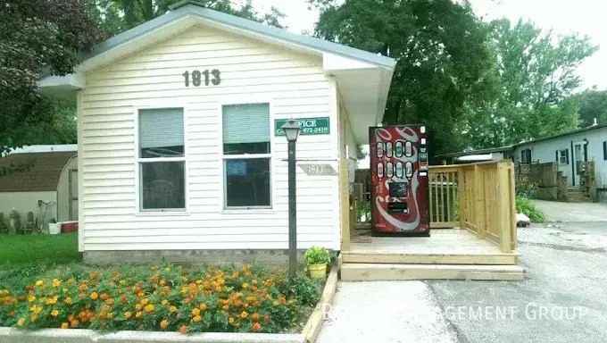 124 Carriage Lane Est #124 - Photo 3 of 6