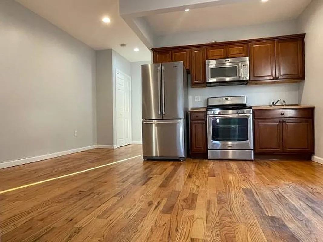 774 East 45th Street #2 - Photo 3 of 6