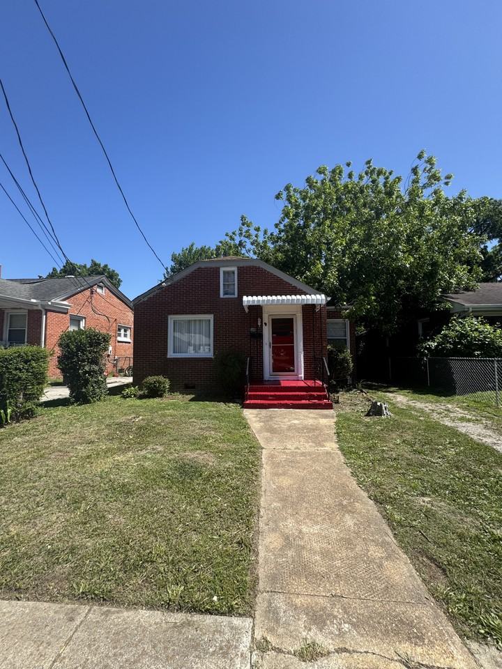 1348 28th St #NA - Photo 2 of 33