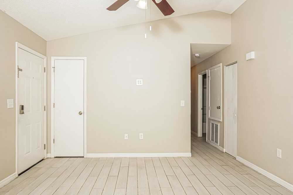 2912 Crane Ave - Photo 5 of 16