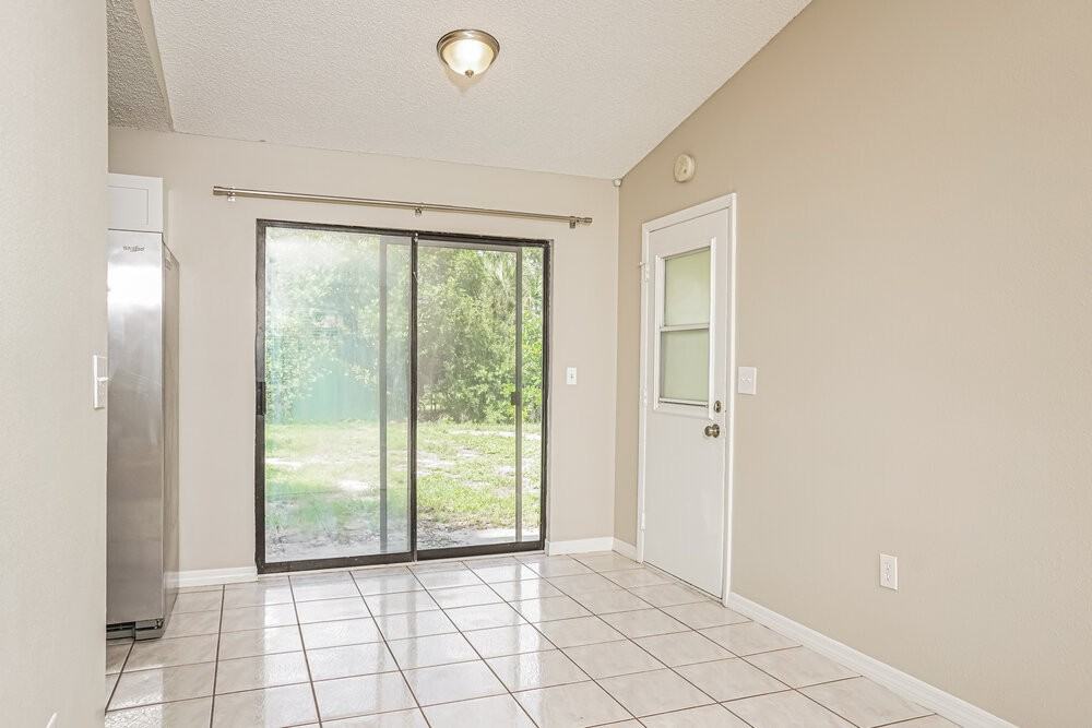 2912 Crane Ave - Photo 6 of 16