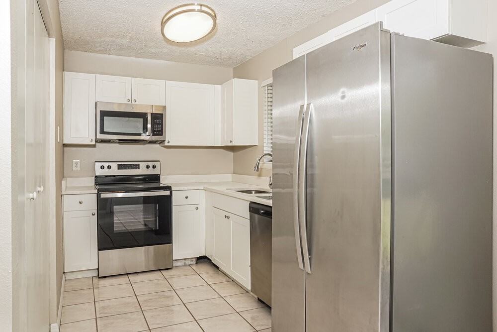 2912 Crane Ave - Photo 7 of 16