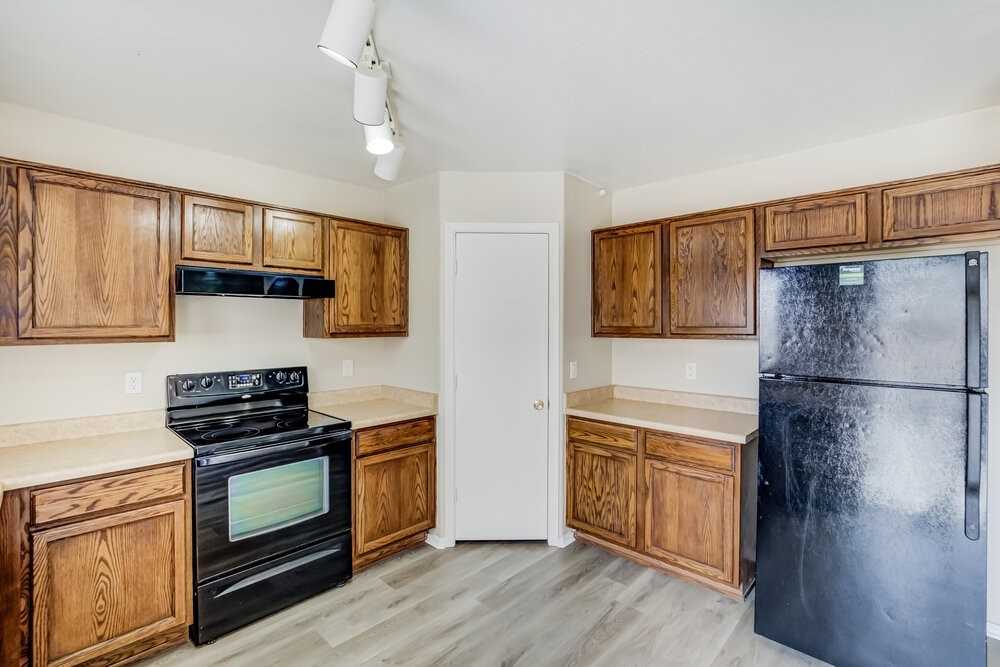 1105 S 225th Ave - Photo 6 of 21