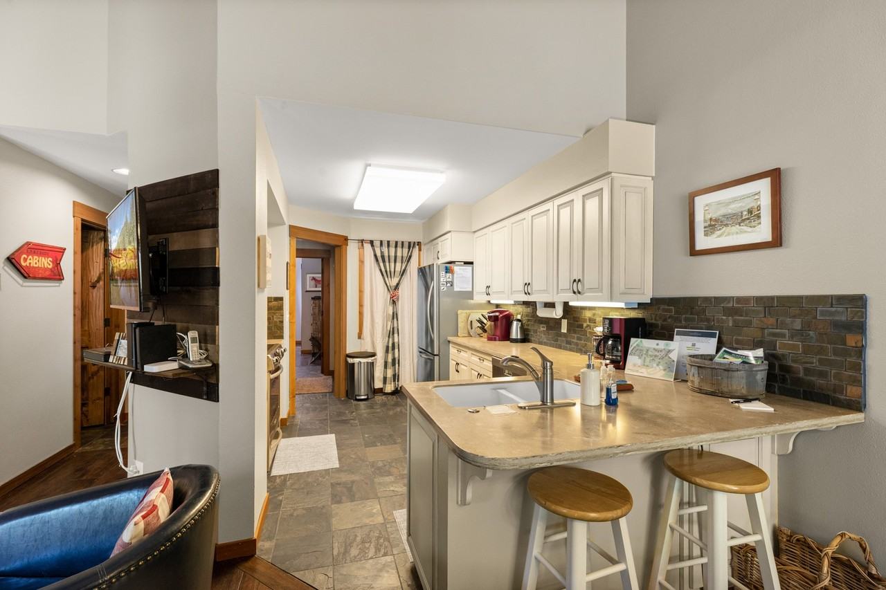 1750 E Lakeshore Dr #203 - Photo 6 of 18
