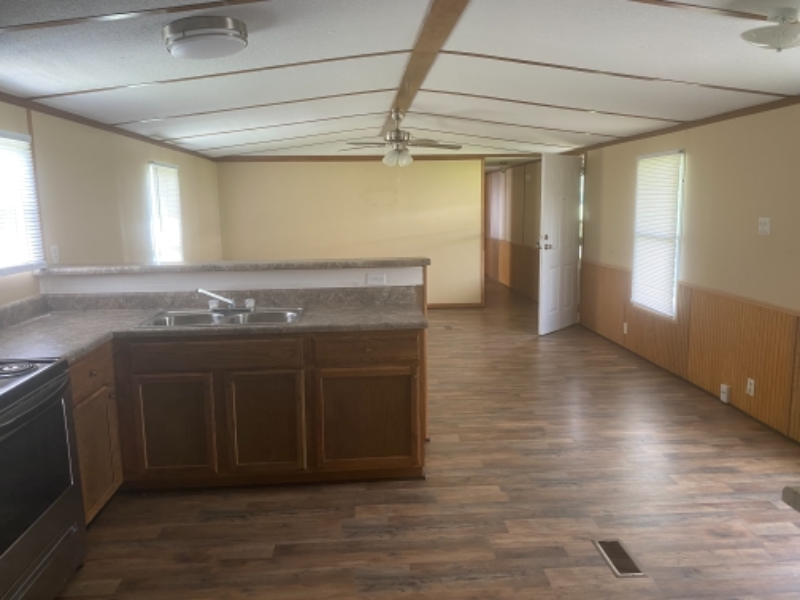 223 John Way - Photo 4 of 21