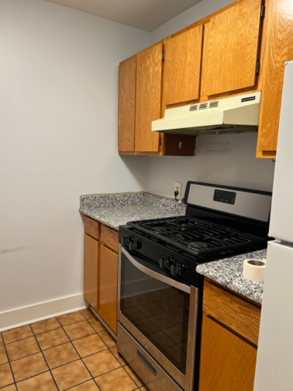 1528 Rodman St - Photo 3 of 9