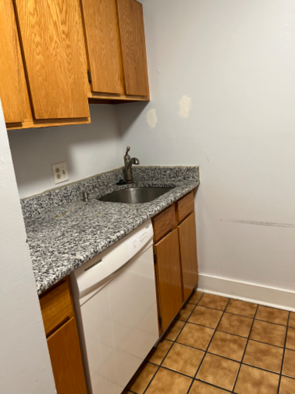 1528 Rodman St - Photo 4 of 9
