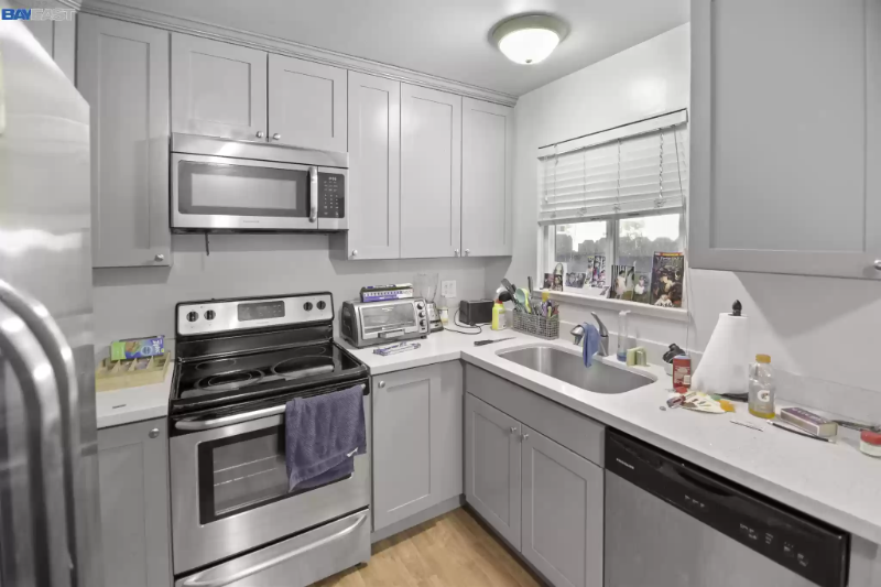 22426 N 5th St - Photo 7 of 10