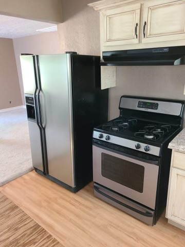 121 C Street - Photo 5 of 10
