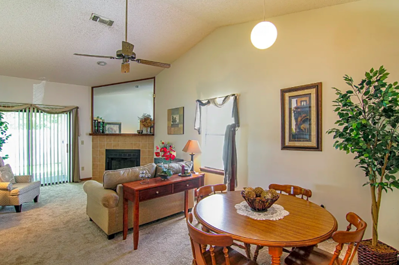 1320 Jefferson Ave #A - Photo 3 of 6