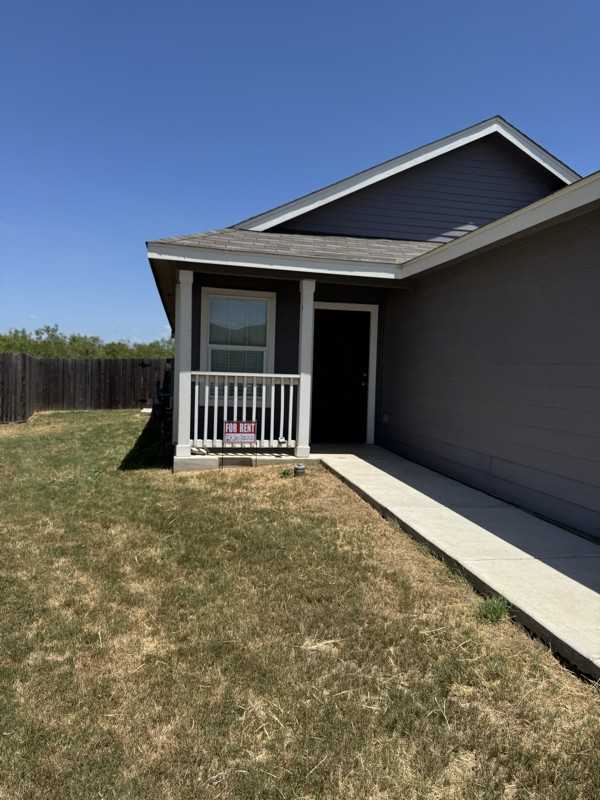 607 Vermilion - Photo 2 of 4