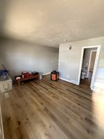 featured image of 811 E 11th St
