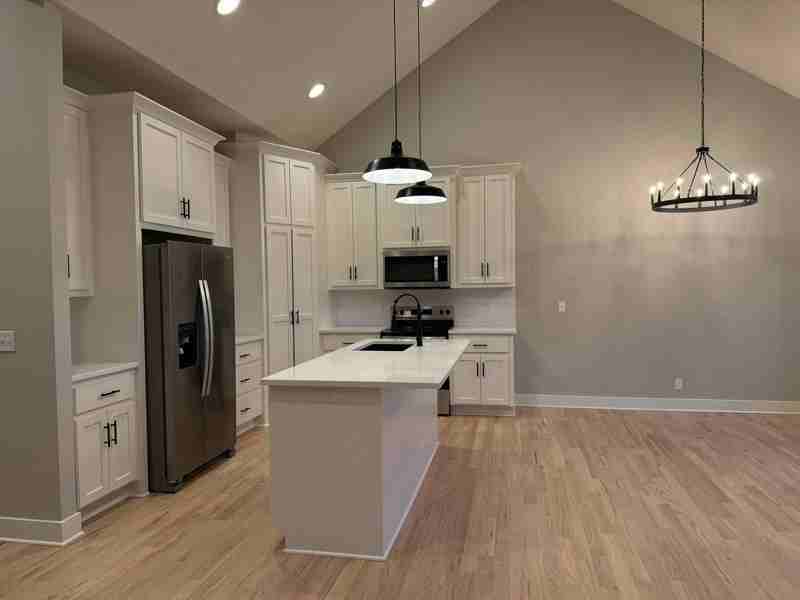 16220 Fontana St - Photo 5 of 20