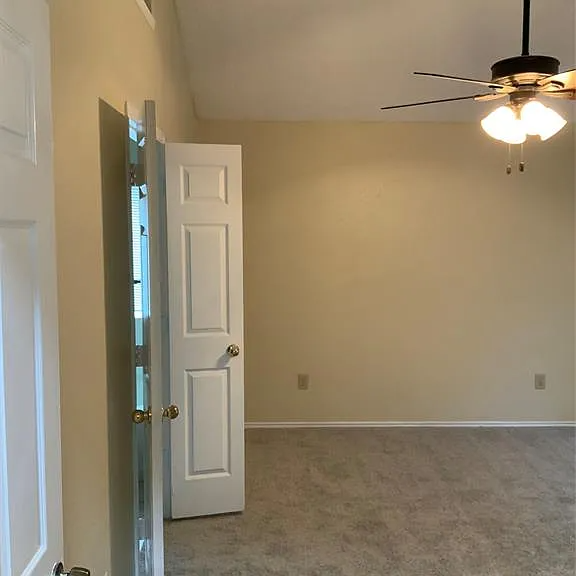 624 Beatty Dr - Photo 5 of 45