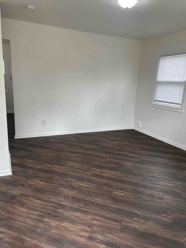 1571 178th St - Photo 3 of 10