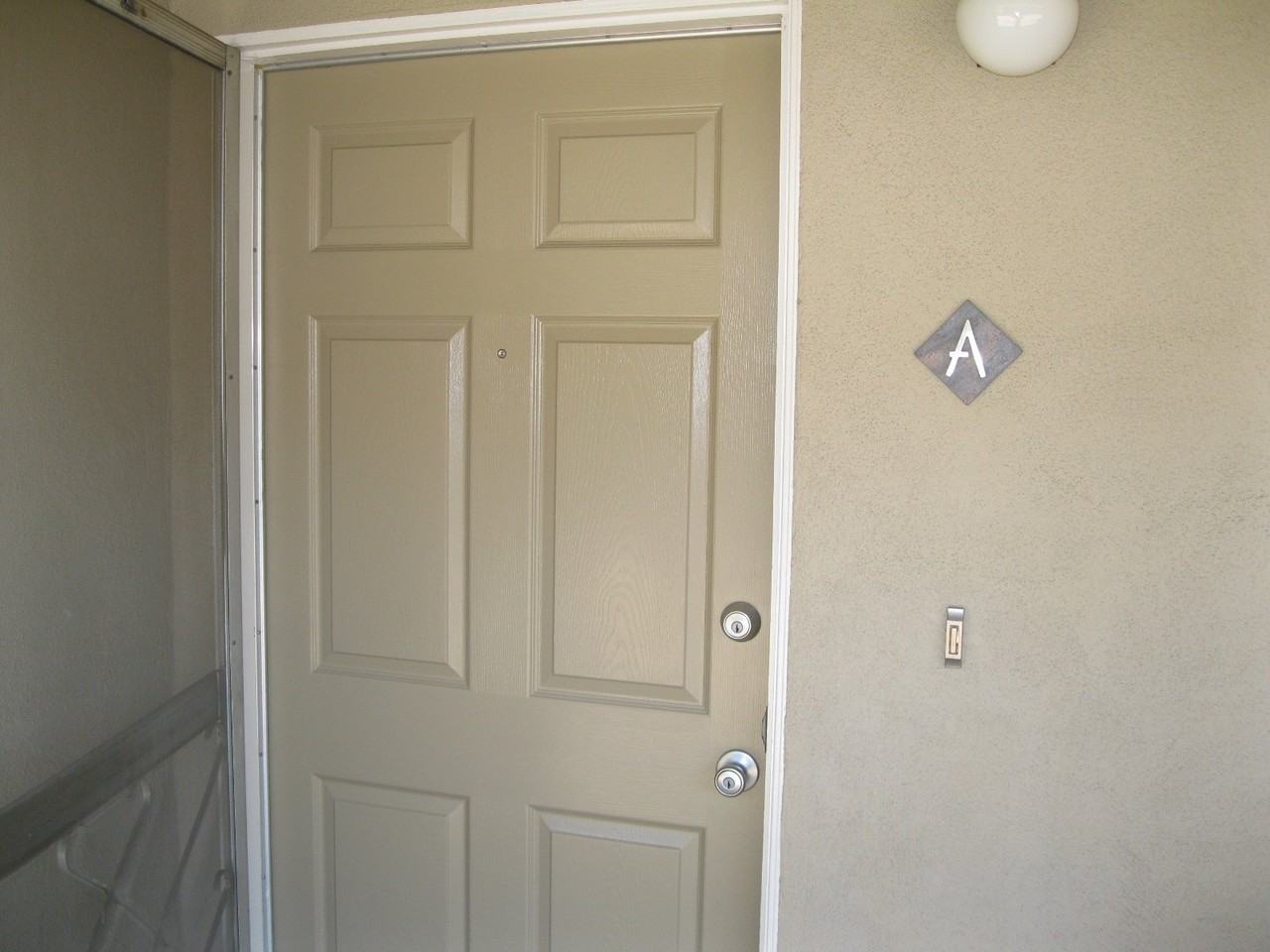 633 N Fig St #D - Photo 5 of 20