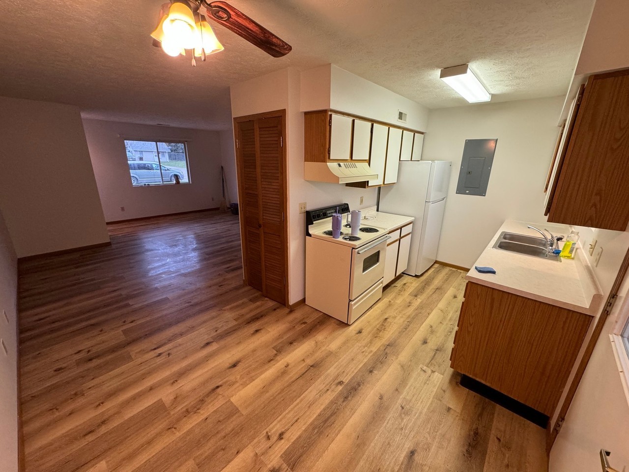 1017 Indian St - Photo 3 of 7