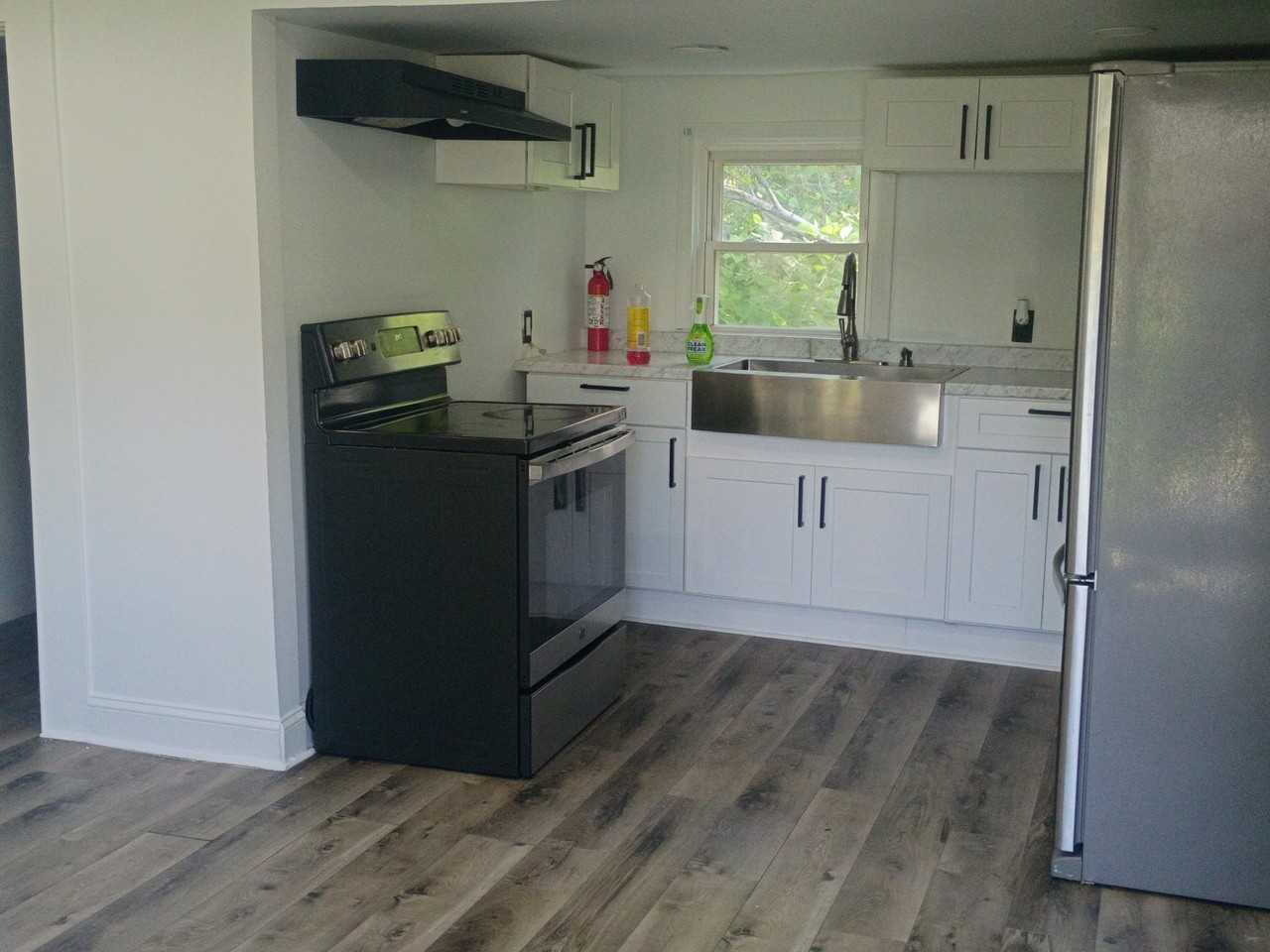 216 1/2 Earl Ave - Photo 6 of 12