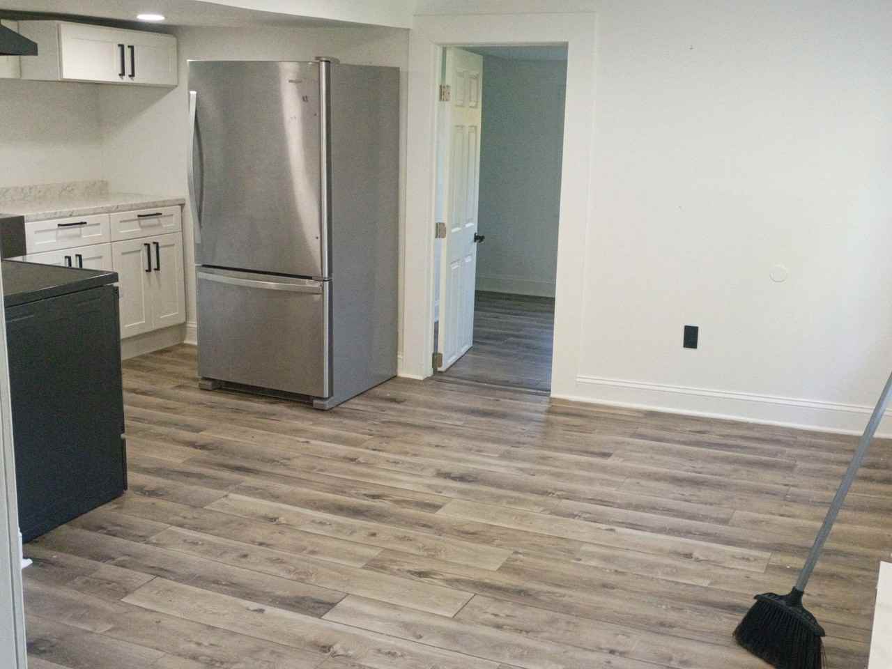 216 1/2 Earl Ave - Photo 7 of 12