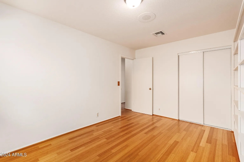 12340 N 72nd Dr - Photo 6 of 16