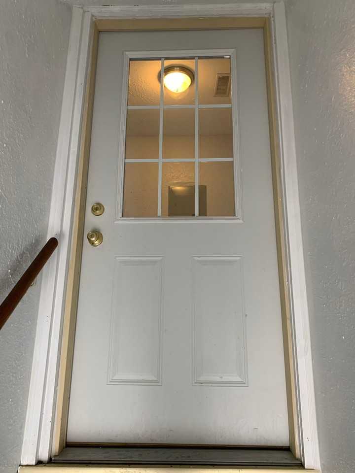 112 S Virginia St #A - Photo 3 of 12