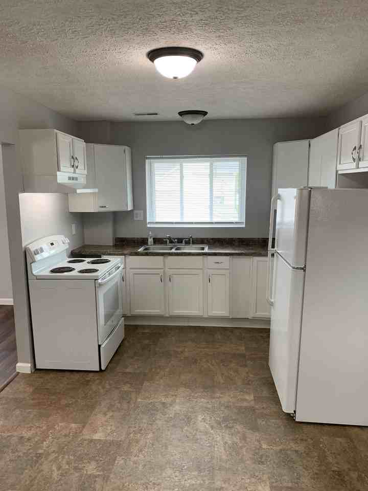 112 S Virginia St #A - Photo 7 of 12