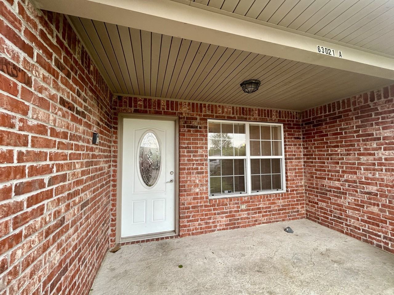 63020 Ecourt #A - Photo 2 of 12