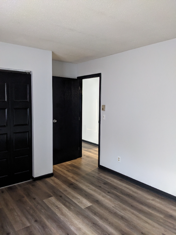 300 Hopp Ave - Photo 3 of 16