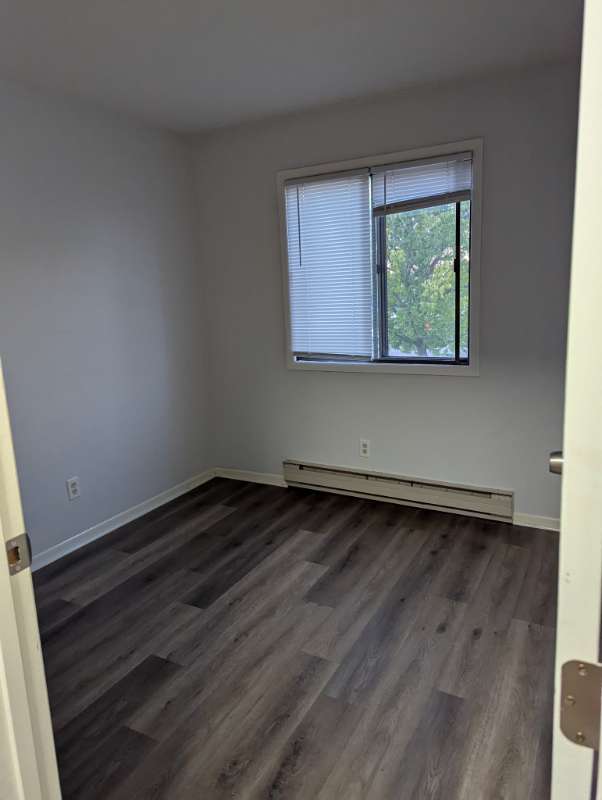 300 Hopp Ave - Photo 7 of 16