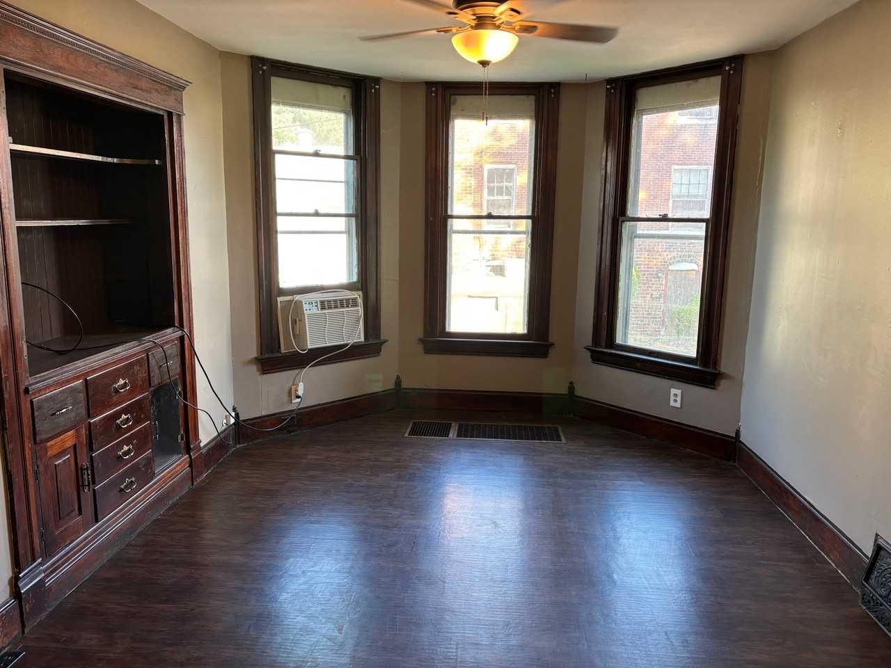 600 N Main St #B - Photo 4 of 11