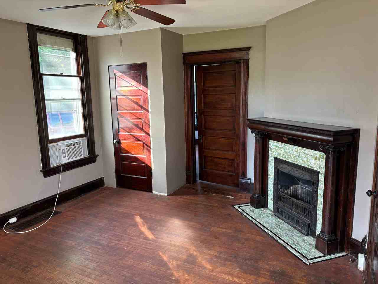 600 N Main St #B - Photo 6 of 11