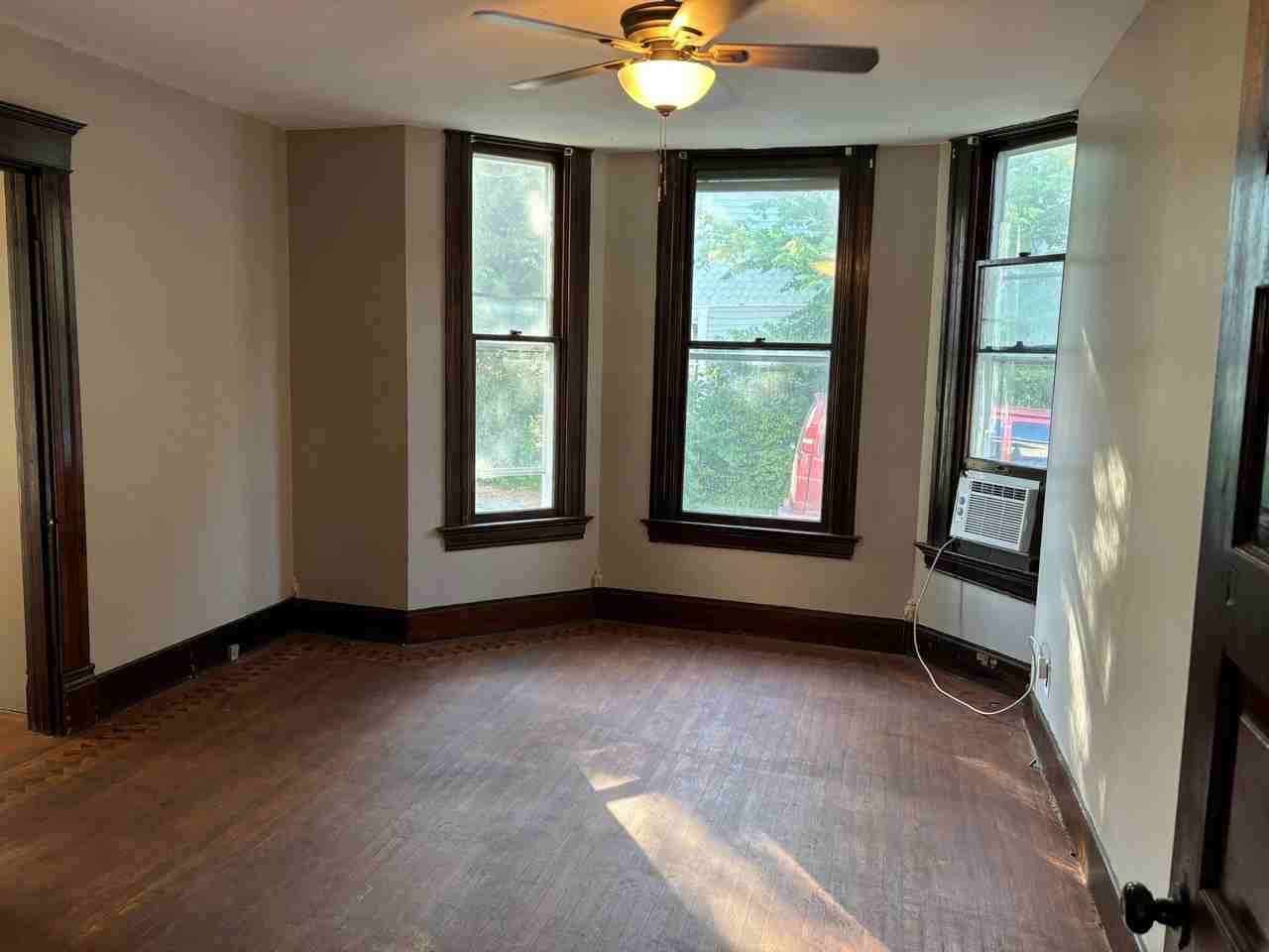 600 N Main St #B - Photo 7 of 11