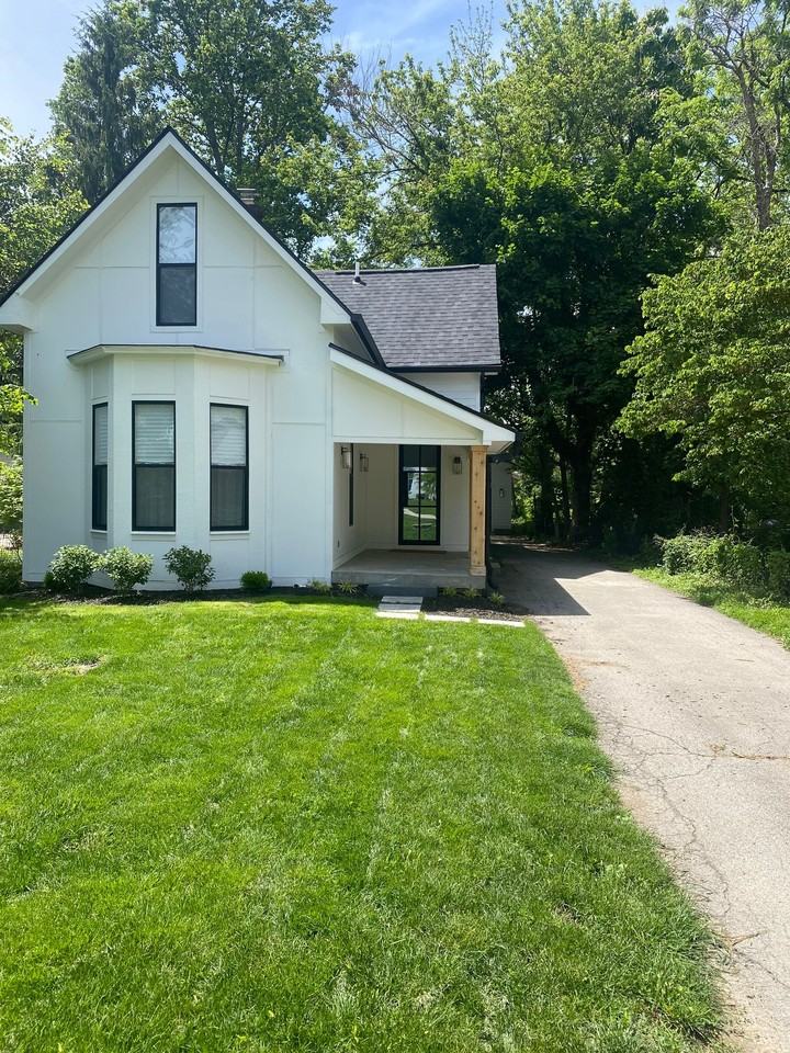 421 S Union St - Photo 2 of 24
