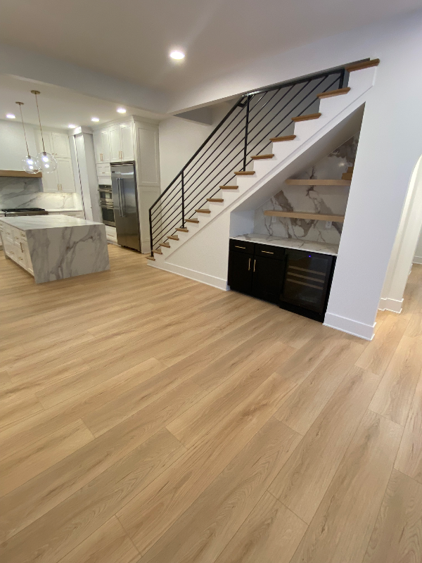 421 S Union St - Photo 5 of 24
