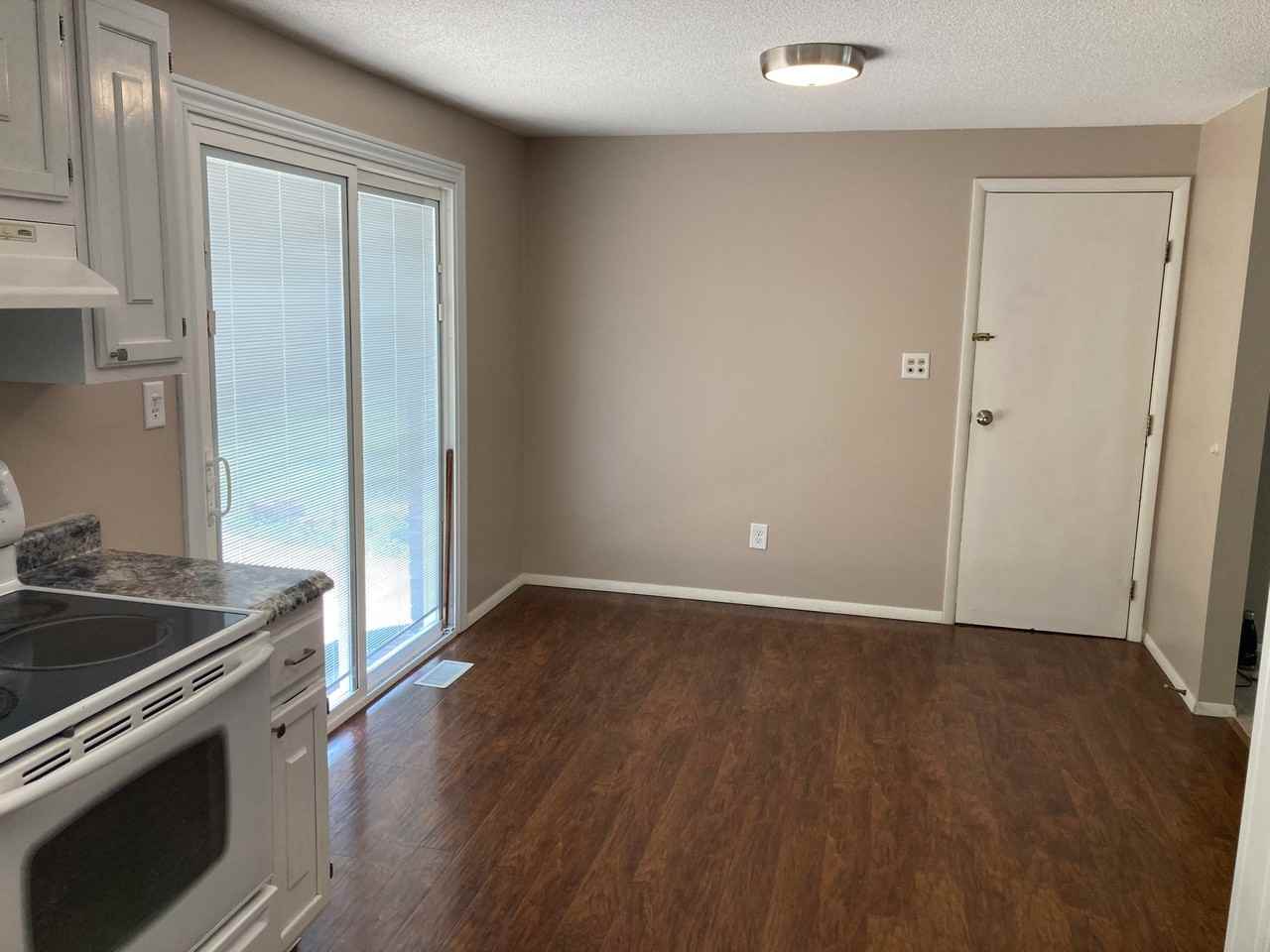 585 Meadowview Ln - Photo 6 of 19