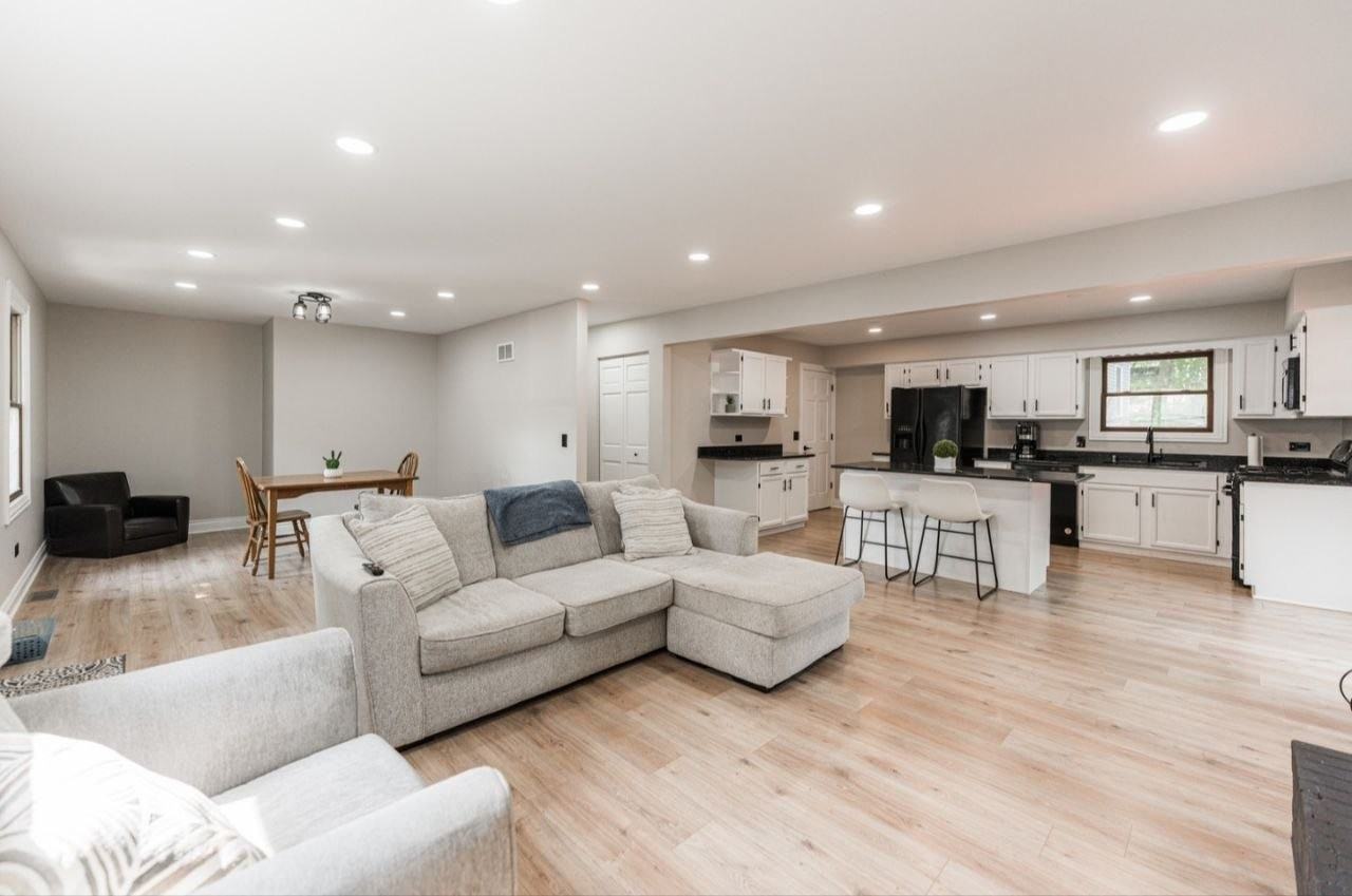 101 N Lily Lake Rd - Photo 3 of 16