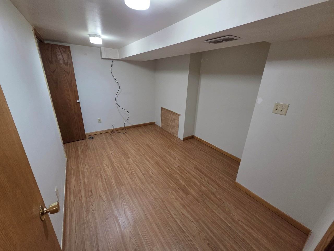 1341 Sherburne Ave - Photo 6 of 8
