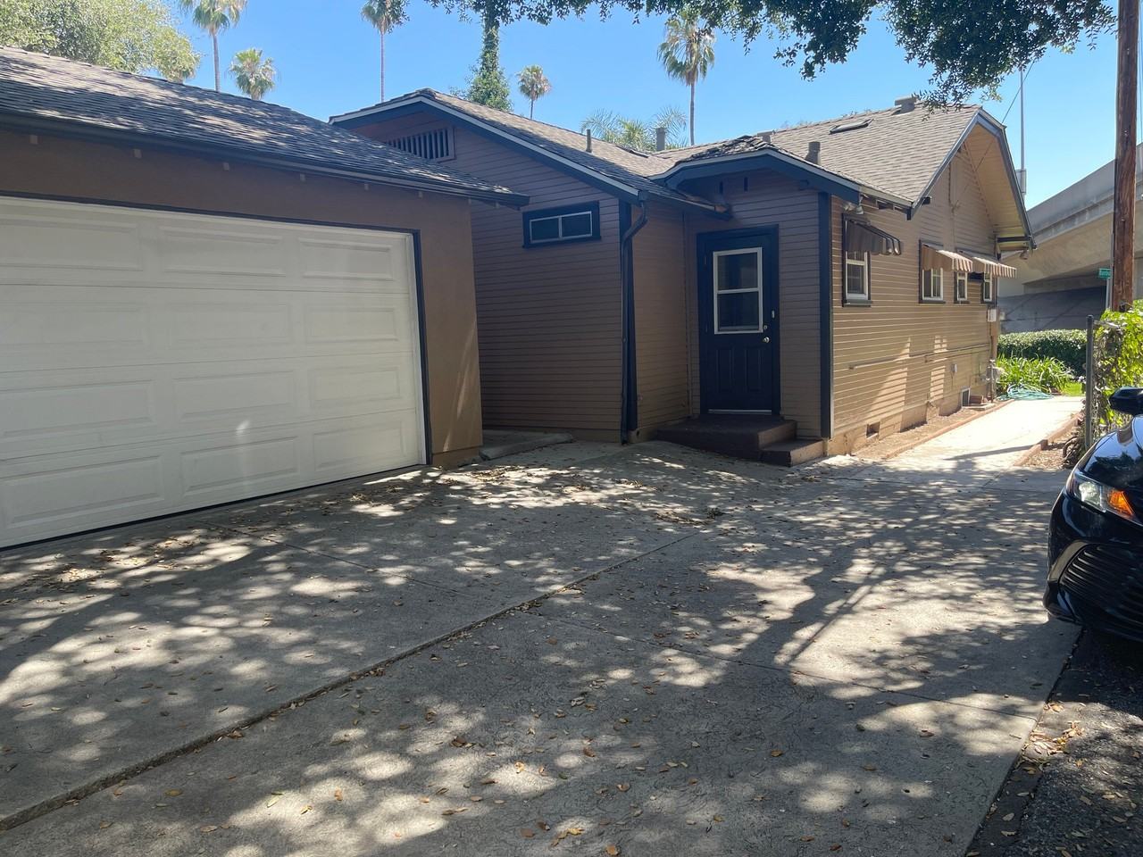 930 Lincoln Ave - Photo 2 of 2