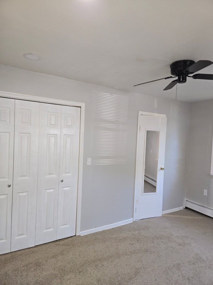 7022 Surrey Dr #1stFL - Photo 4 of 6