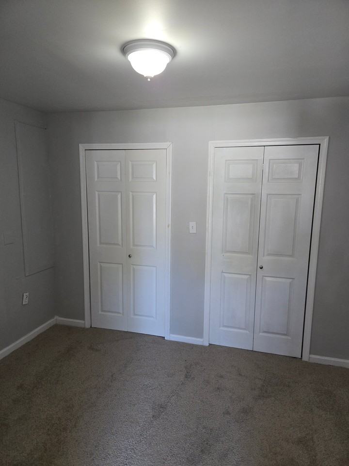 7022 Surrey Dr #1stFL - Photo 5 of 6
