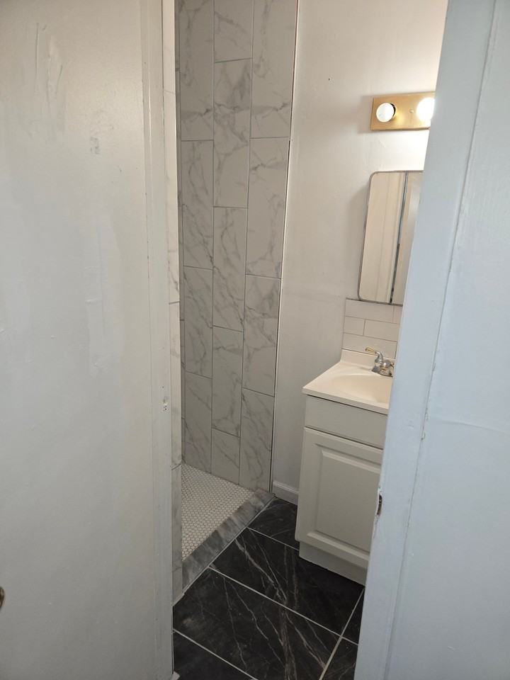 7022 Surrey Dr #1stFL - Photo 6 of 6