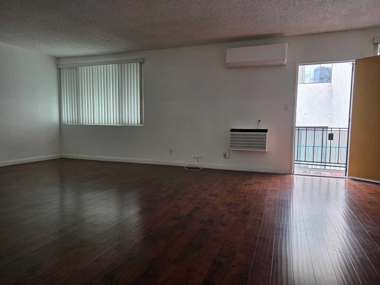 706 E Harvard St #5 - Photo 7 of 9