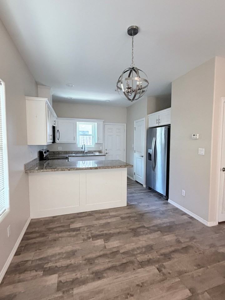 1725 W Harrison St #4 - Photo 6 of 24