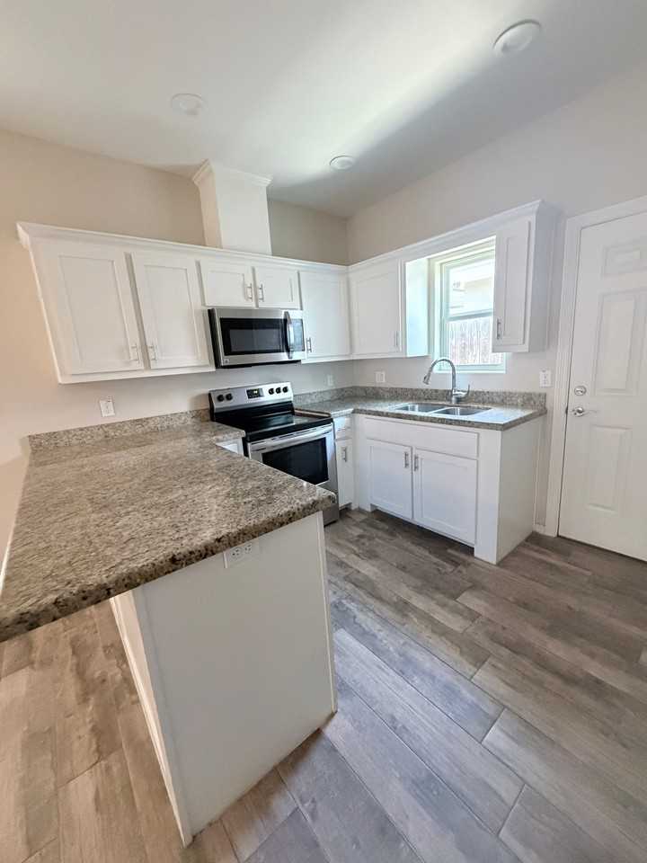 1725 W Harrison St #4 - Photo 7 of 24
