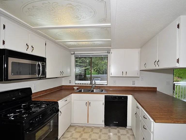 19018 68th Ave Ne - Photo 5 of 10