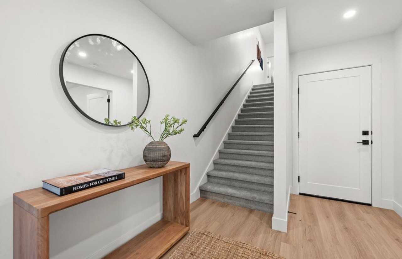 519 E Warnock Ave #C - Photo 3 of 18