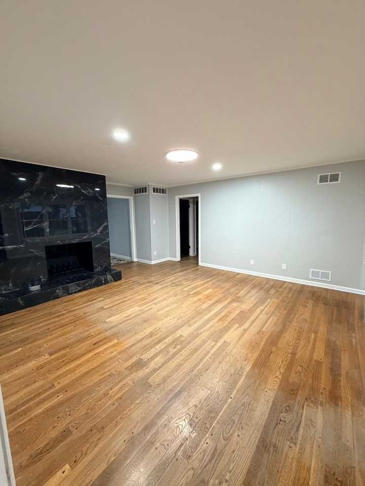 2311 Lovitt Dr - Photo 2 of 20