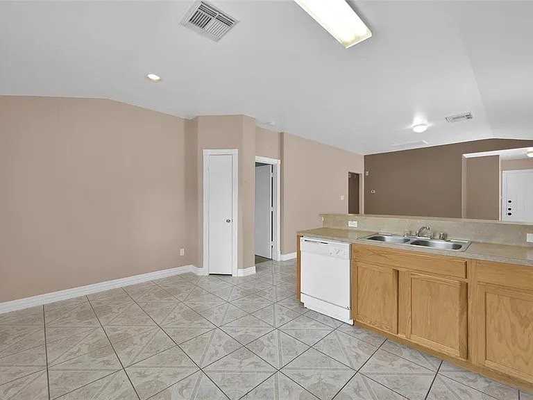 731 Remwick Dr - Photo 6 of 12