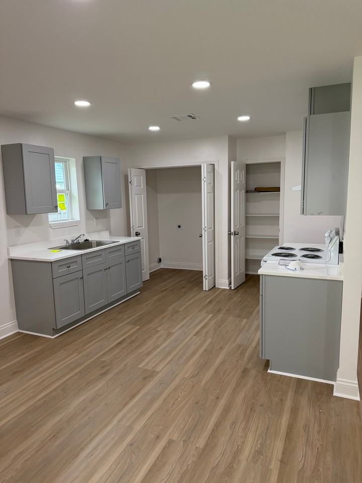 102 Fifth St - Photo 3 of 11
