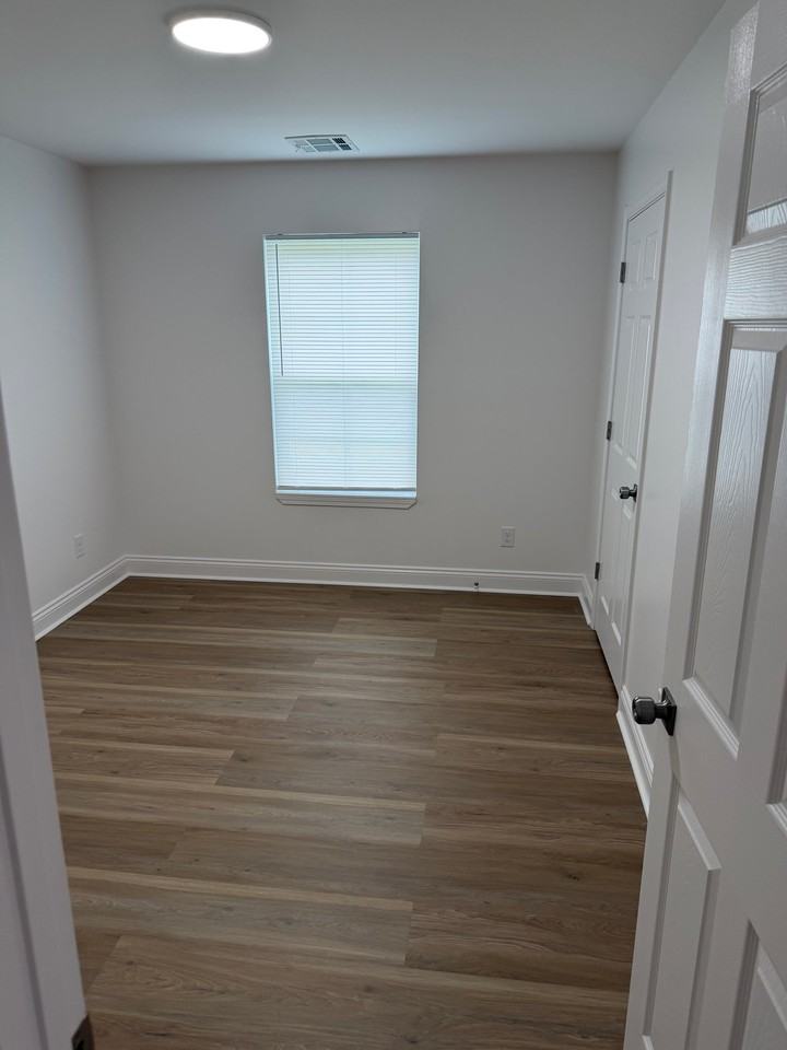 102 Fifth St - Photo 7 of 11